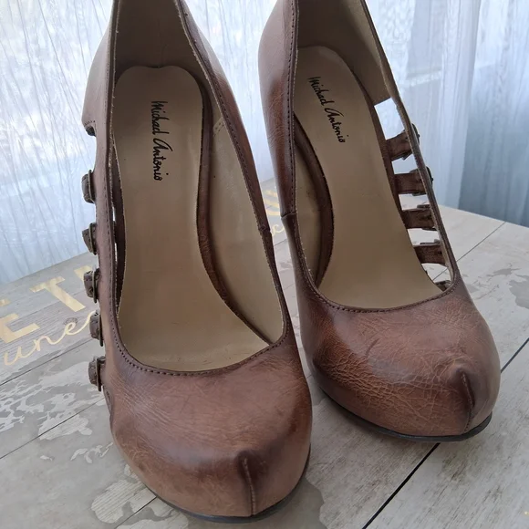 Leather High Stilletto Heel Pumps - Picture 2 of 5